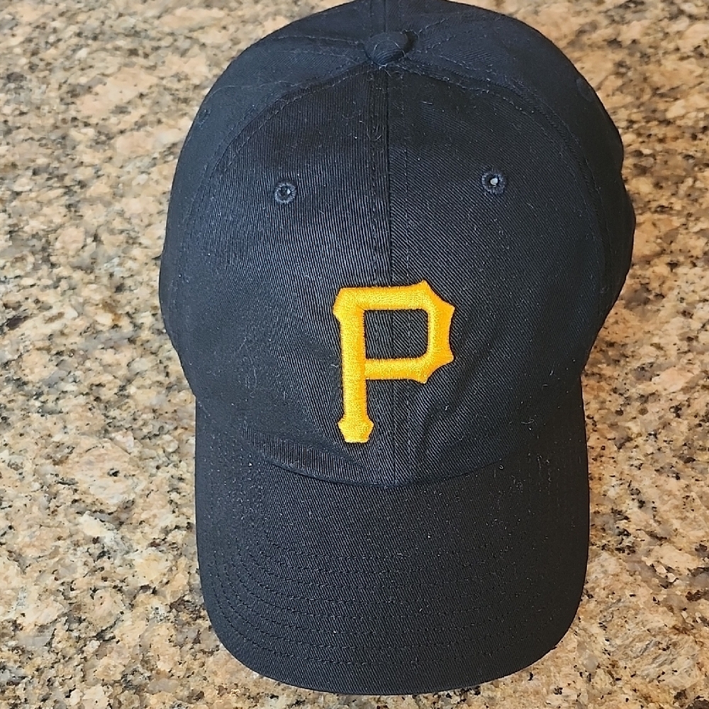 Black‎ Cap with Yellow 'P' Logo